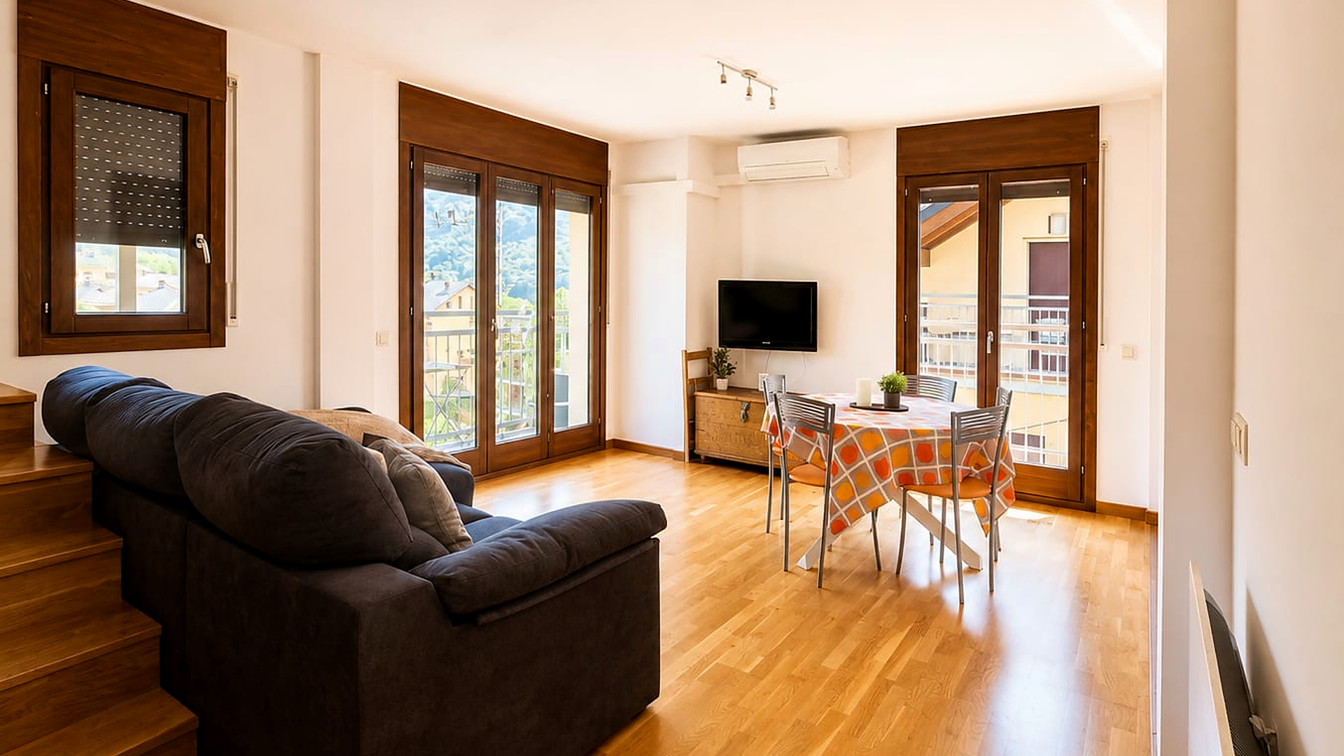 Salón-comedor del Apartamento Dúplex de Apartaments Pirineus
