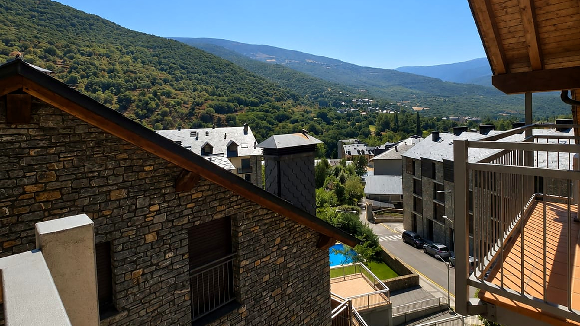 Vistas de Sort y las montañas desde el balcón